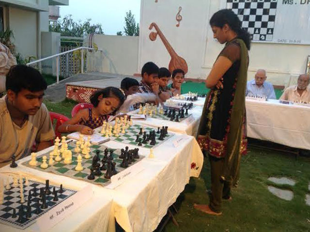 CHESS SIMUL with Ms. Harika Dronavalli,
Arjun Awardee and Grandmaster organized at SMILES 