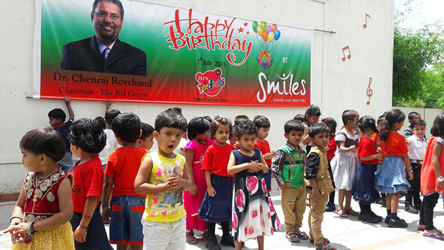 Birthday Celebrations of Dr. Chenraj Roychand - Chairman, The
Jain Group of Industries. Conducted by SMILES along with Jain Toddlers,
Tadbund Branch, Secunderabad.