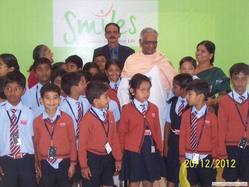 School children at Smiles-old age home in hyderabad (8)